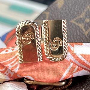 Auth. Christian Dior Logo Gold Tone Cuffs Vintage authentic cufflinks